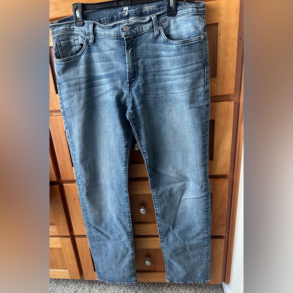 7 For All Mankind Brown Fabric Label
36 waist length 34